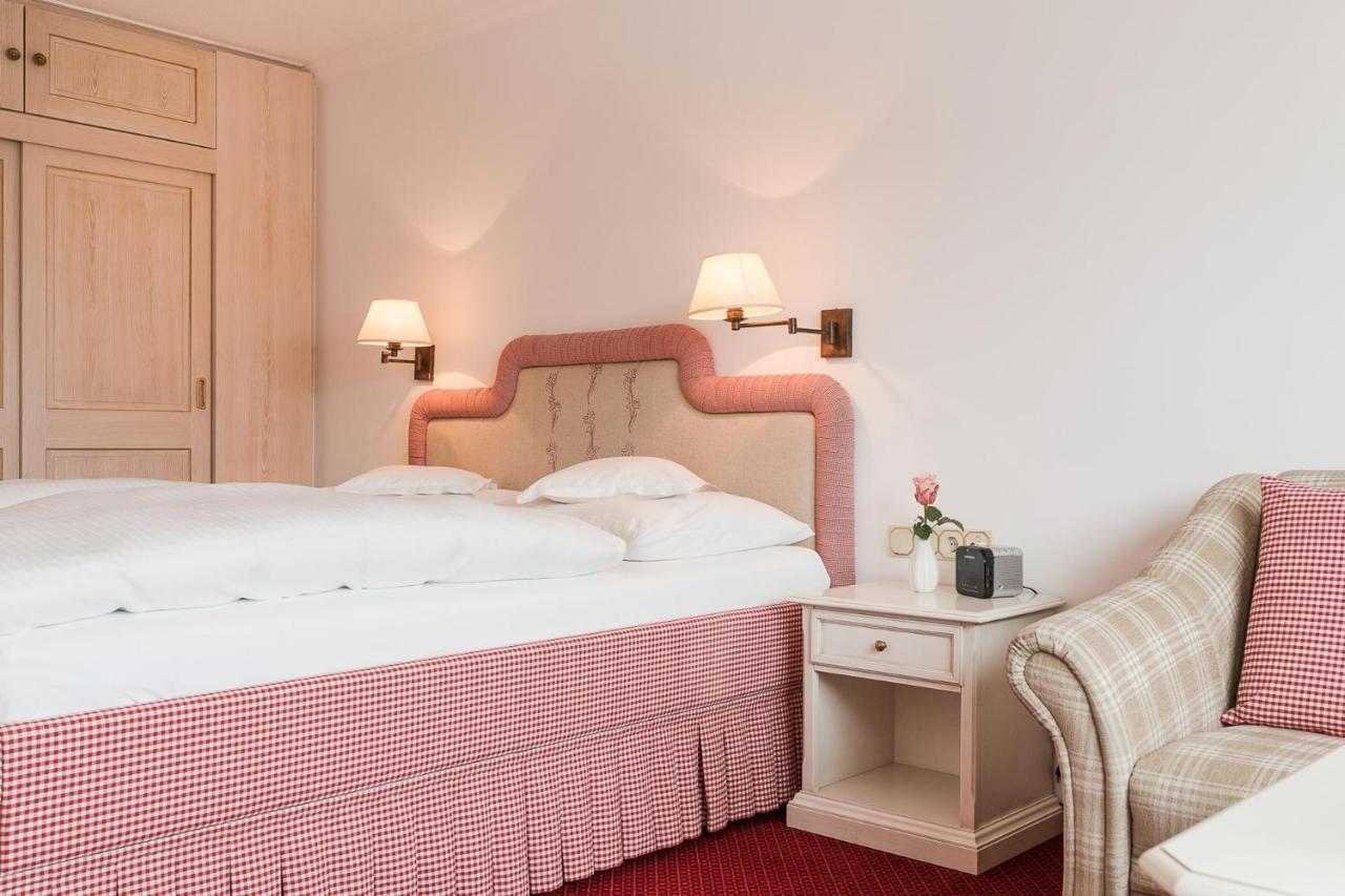 Bed & Breakfast Hotel Guggis Zürs 外观 照片