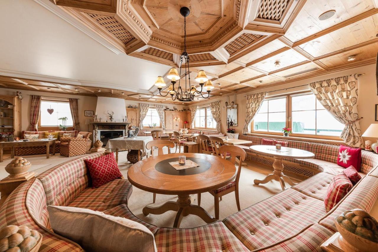 Bed & Breakfast Hotel Guggis Zürs 外观 照片