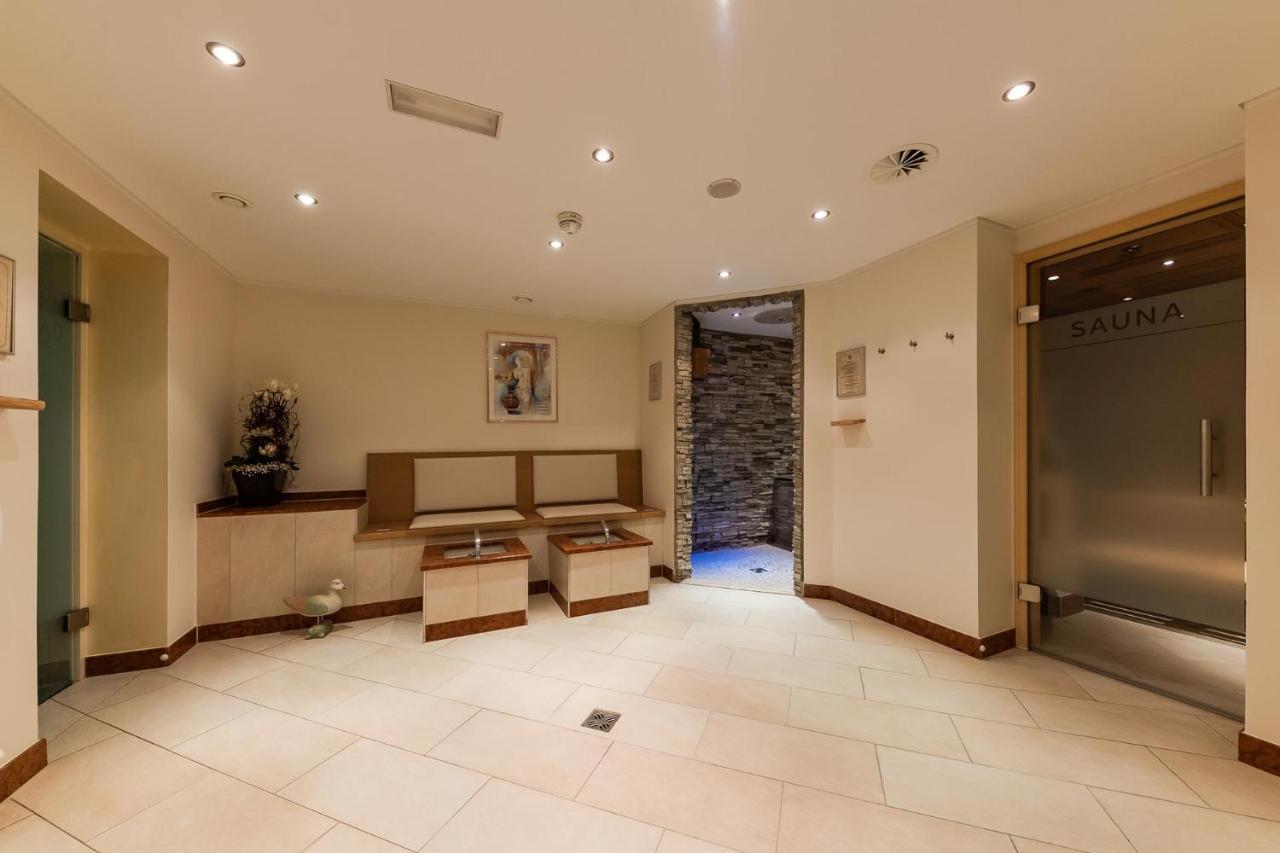 Bed & Breakfast Hotel Guggis Zürs 外观 照片