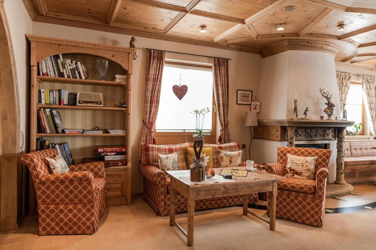 Bed & Breakfast Hotel Guggis Zürs 外观 照片