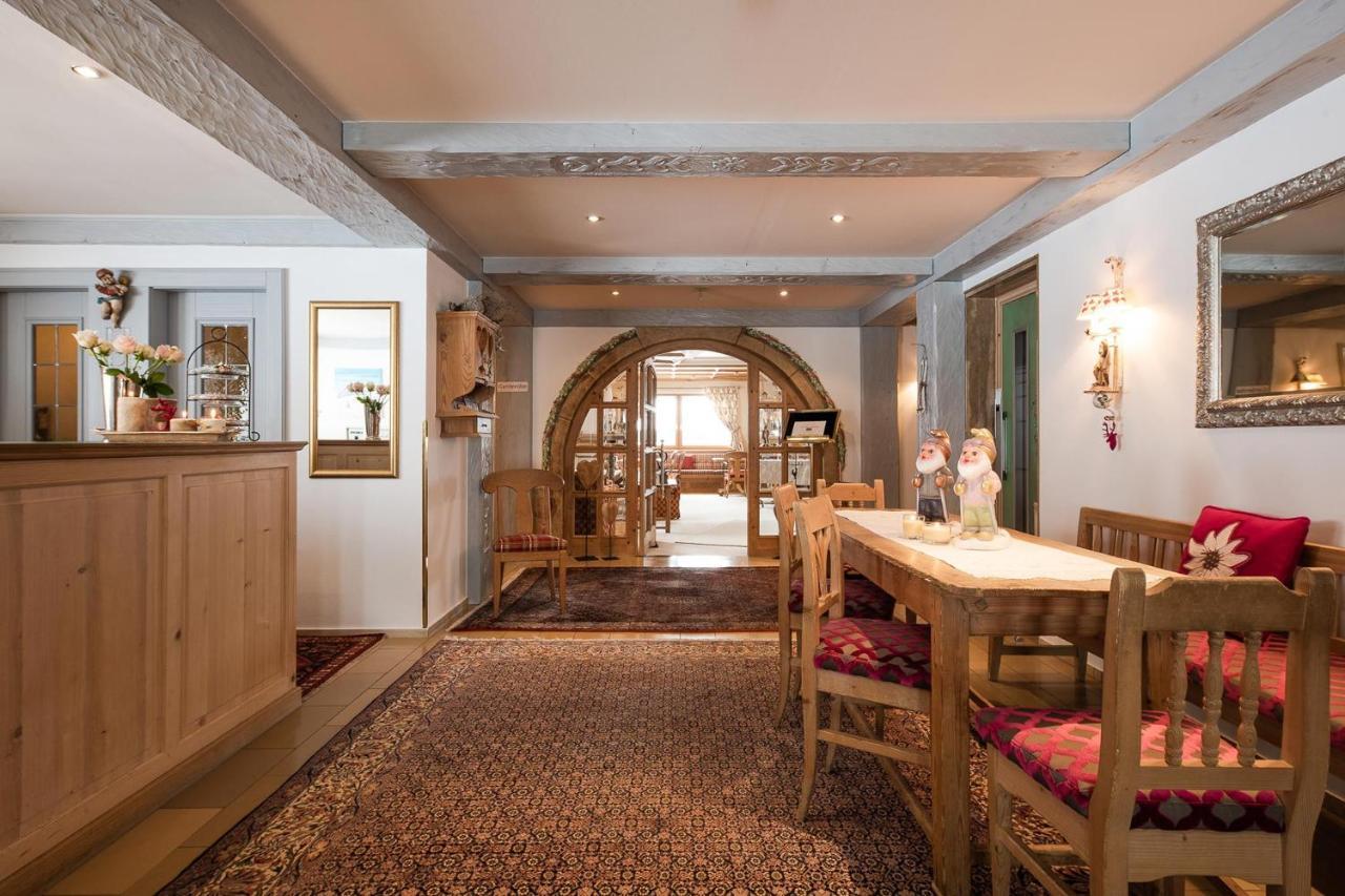 Bed & Breakfast Hotel Guggis Zürs 外观 照片