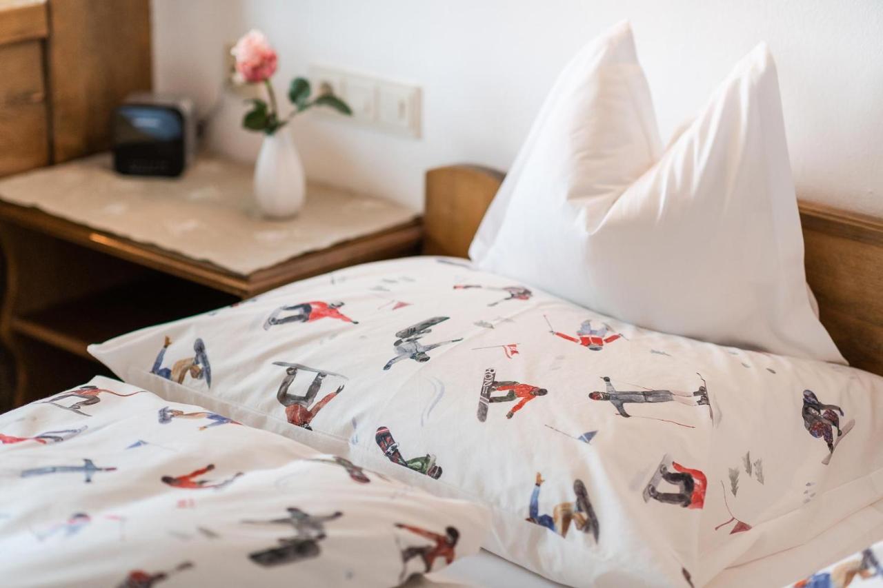 Bed & Breakfast Hotel Guggis Zürs 外观 照片